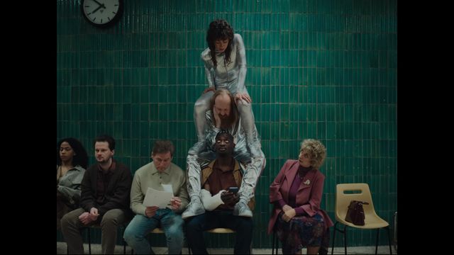 Evaluarea reclamei video: Apple — Clingers